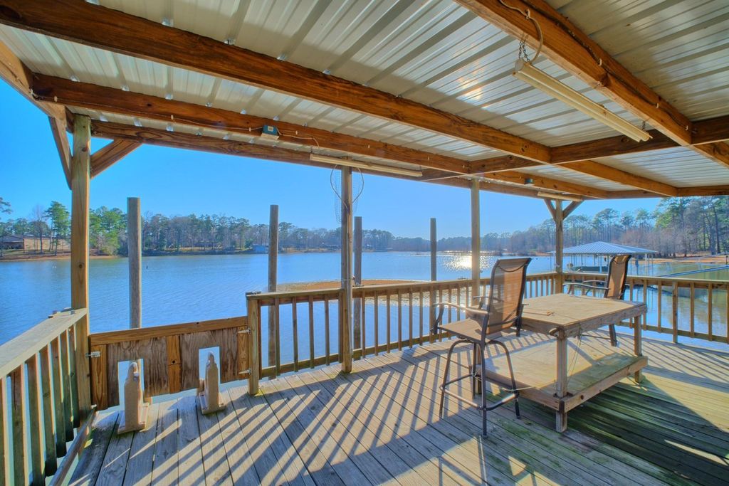 434 Ramsey Drive, Hemphill, TX 75948