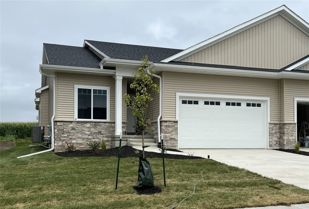 1296 Berkshire Lane, North Liberty, IA 52317