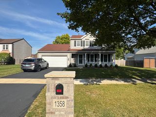 1358 WOODLAKE Drive, Carol Stream, IL 60188