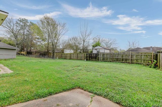 15022 Point Chenier Ave, Baton Rouge, LA 70817