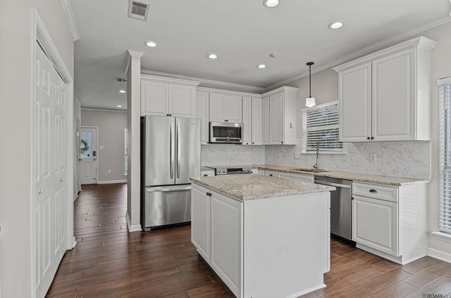 15022 Point Chenier Ave, Baton Rouge, LA 70817