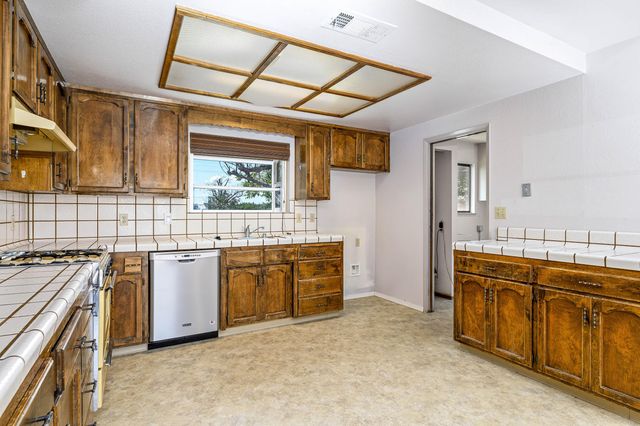 12066 Excelsior Avenue, Hanford, CA 93230