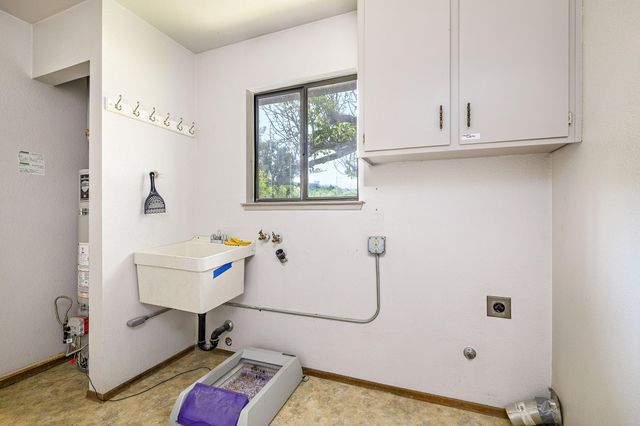 12066 Excelsior Avenue, Hanford, CA 93230