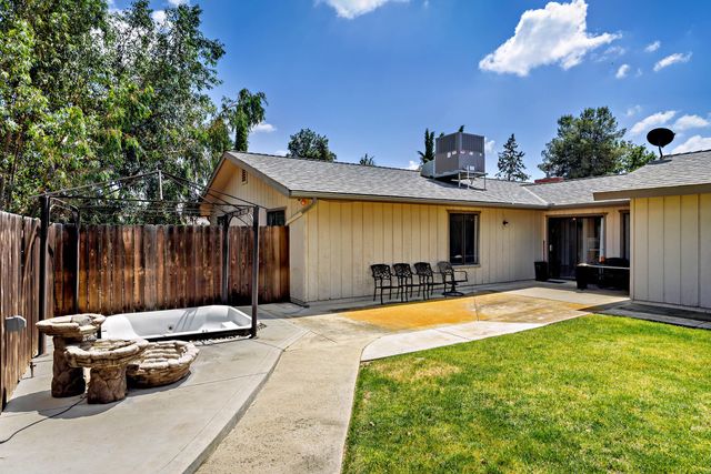 12066 Excelsior Avenue, Hanford, CA 93230