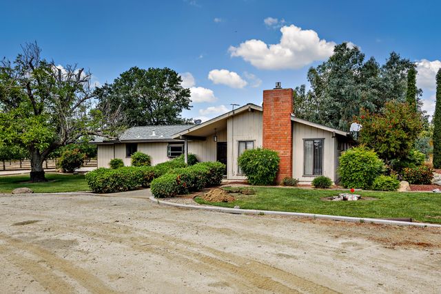 12066 Excelsior Avenue, Hanford, CA 93230