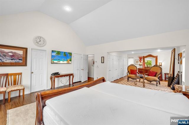 37 Berkshire Road, Woodcliff Lake, NJ 07677