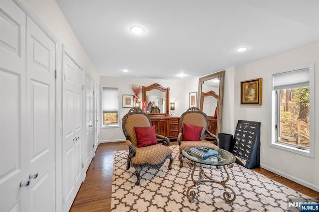 37 Berkshire Road, Woodcliff Lake, NJ 07677