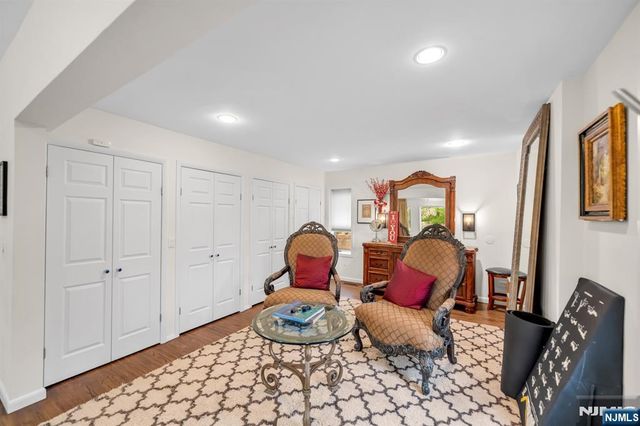 37 Berkshire Road, Woodcliff Lake, NJ 07677