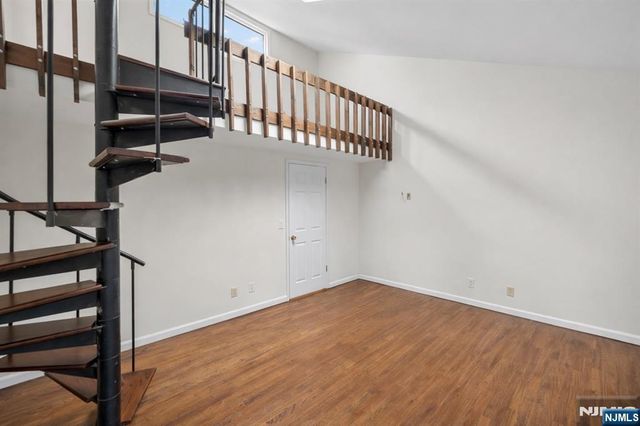 37 Berkshire Road, Woodcliff Lake, NJ 07677