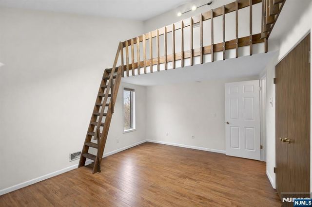 37 Berkshire Road, Woodcliff Lake, NJ 07677