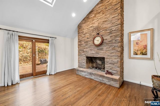 37 Berkshire Road, Woodcliff Lake, NJ 07677