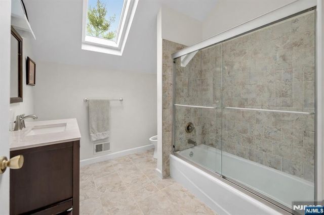 37 Berkshire Road, Woodcliff Lake, NJ 07677