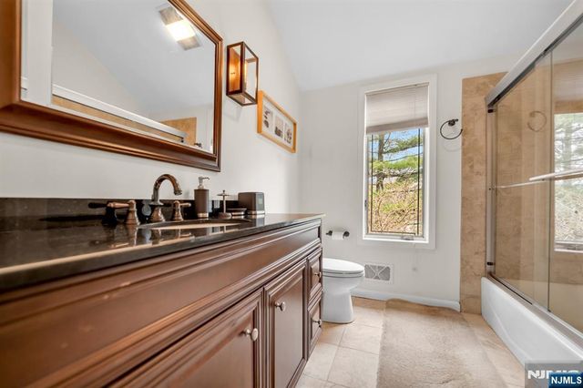 37 Berkshire Road, Woodcliff Lake, NJ 07677