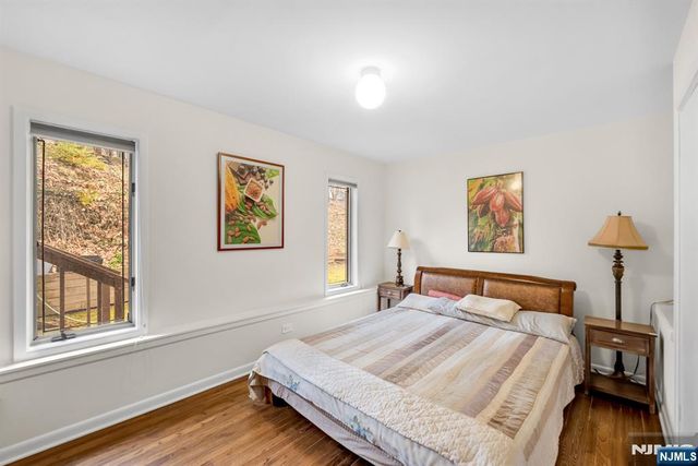 37 Berkshire Road, Woodcliff Lake, NJ 07677