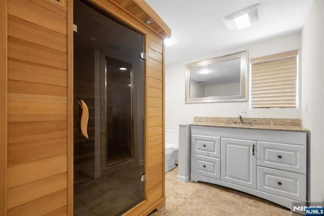 37 Berkshire Road, Woodcliff Lake, NJ 07677