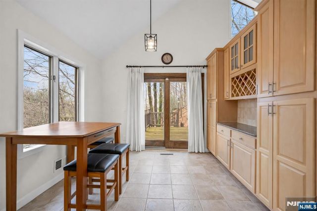 37 Berkshire Road, Woodcliff Lake, NJ 07677