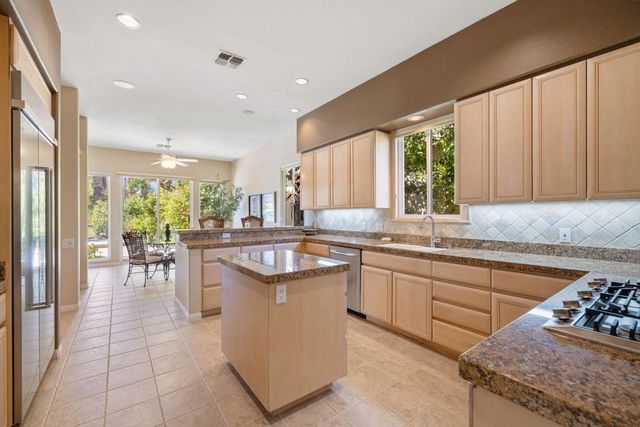 48145 Paso Tiempo Lane, La Quinta, CA 92253