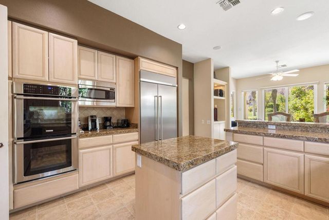 48145 Paso Tiempo Lane, La Quinta, CA 92253