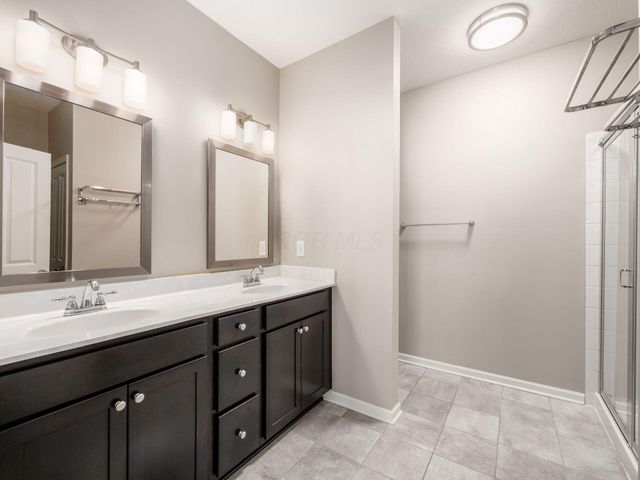 5915 Blackbird Way, Lewis Center, OH 43035