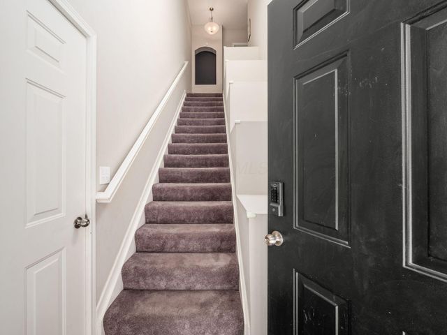 5915 Blackbird Way, Lewis Center, OH 43035