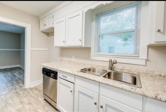 2744 Saratoga Road, North Charleston, SC 29405