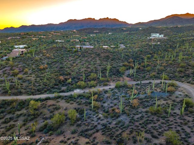 6880 W El Camino Del Cerro, Tucson, AZ 85745