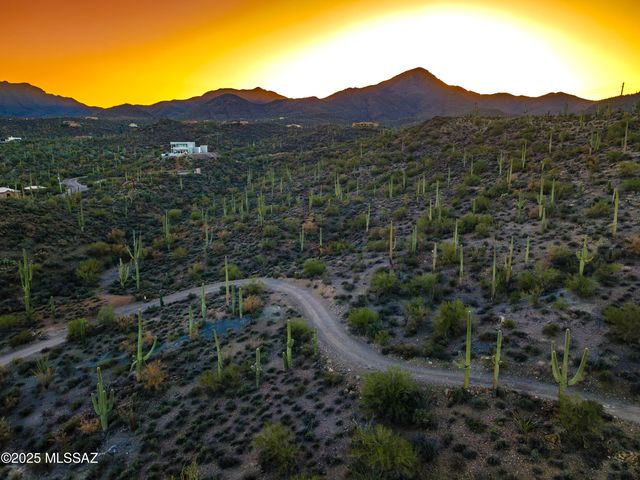 6880 W El Camino Del Cerro, Tucson, AZ 85745