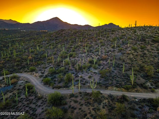 6880 W El Camino Del Cerro, Tucson, AZ 85745