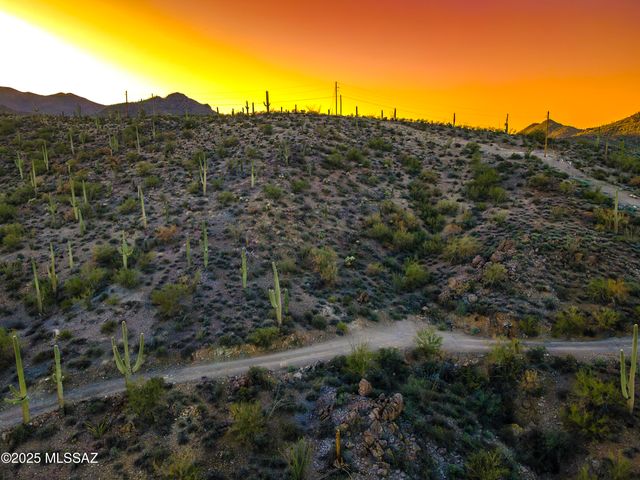 6880 W El Camino Del Cerro, Tucson, AZ 85745