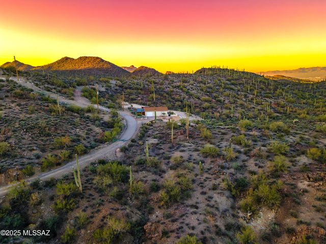 6880 W El Camino Del Cerro, Tucson, AZ 85745