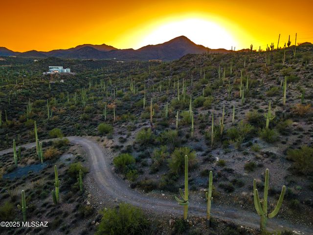6880 W El Camino Del Cerro, Tucson, AZ 85745