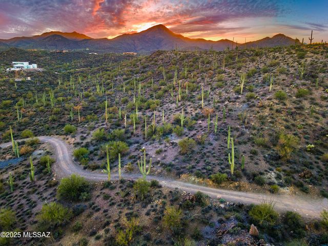 6880 W El Camino Del Cerro, Tucson, AZ 85745