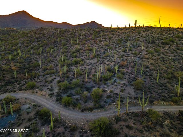 6880 W El Camino Del Cerro, Tucson, AZ 85745