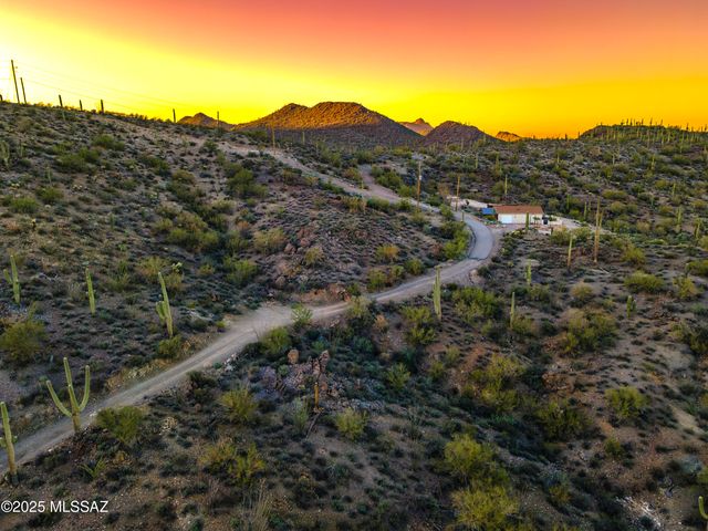 6880 W El Camino Del Cerro, Tucson, AZ 85745