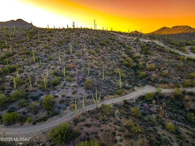 6880 W El Camino Del Cerro, Tucson, AZ 85745