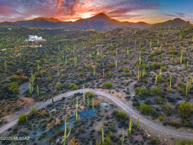 6880 W El Camino Del Cerro, Tucson, AZ 85745