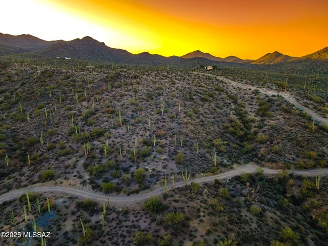 6880 W El Camino Del Cerro, Tucson, AZ 85745