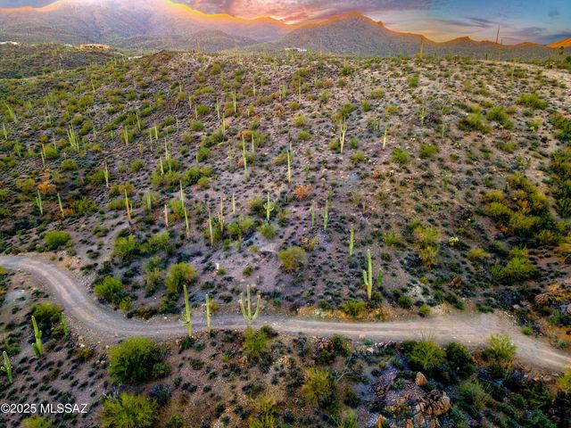 6880 W El Camino Del Cerro, Tucson, AZ 85745