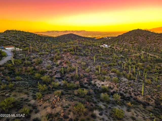 6880 W El Camino Del Cerro, Tucson, AZ 85745
