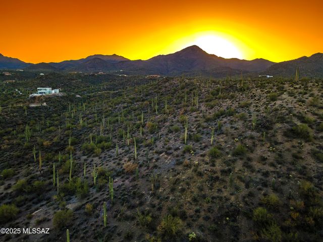 6880 W El Camino Del Cerro, Tucson, AZ 85745
