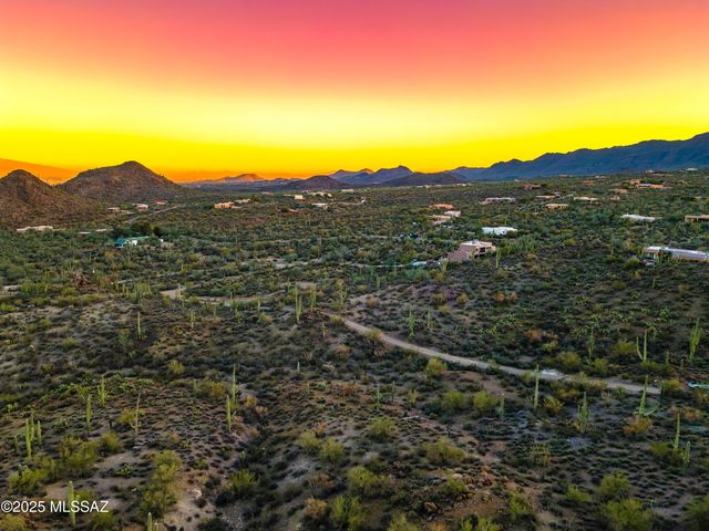 6880 W El Camino Del Cerro, Tucson, AZ 85745