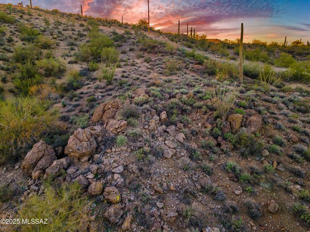 6880 W El Camino Del Cerro, Tucson, AZ 85745