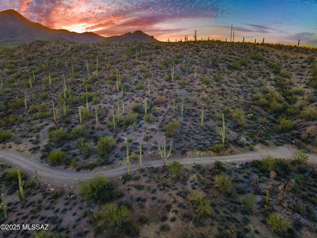 6880 W El Camino Del Cerro, Tucson, AZ 85745