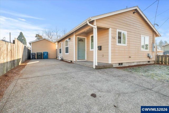 763 18th St NE, Salem, OR 97301
