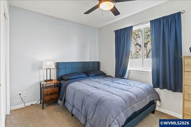 763 18th St NE, Salem, OR 97301