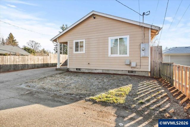 763 18th St NE, Salem, OR 97301