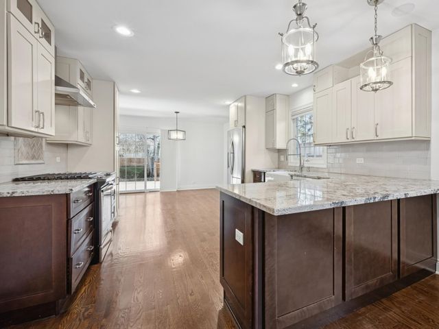 716 Indian Road, Glenview, IL 60025