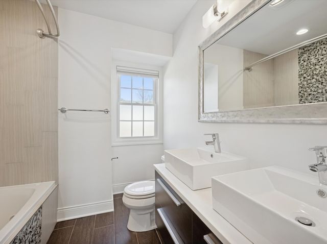 716 Indian Road, Glenview, IL 60025