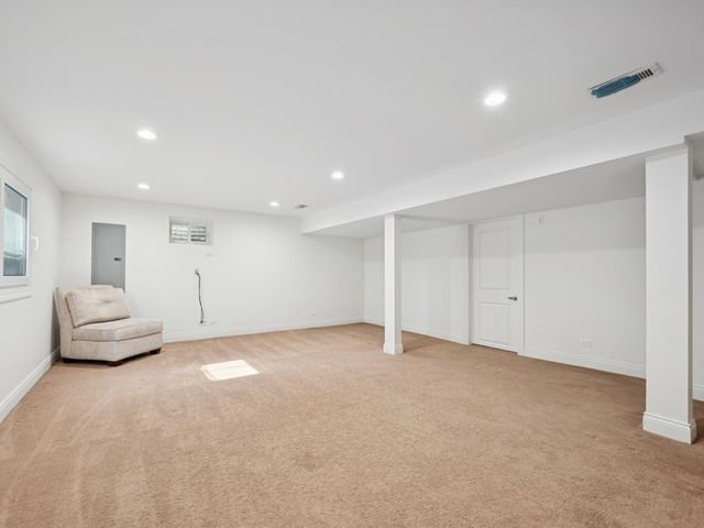 716 Indian Road, Glenview, IL 60025