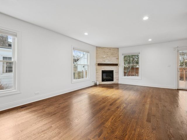 716 Indian Road, Glenview, IL 60025